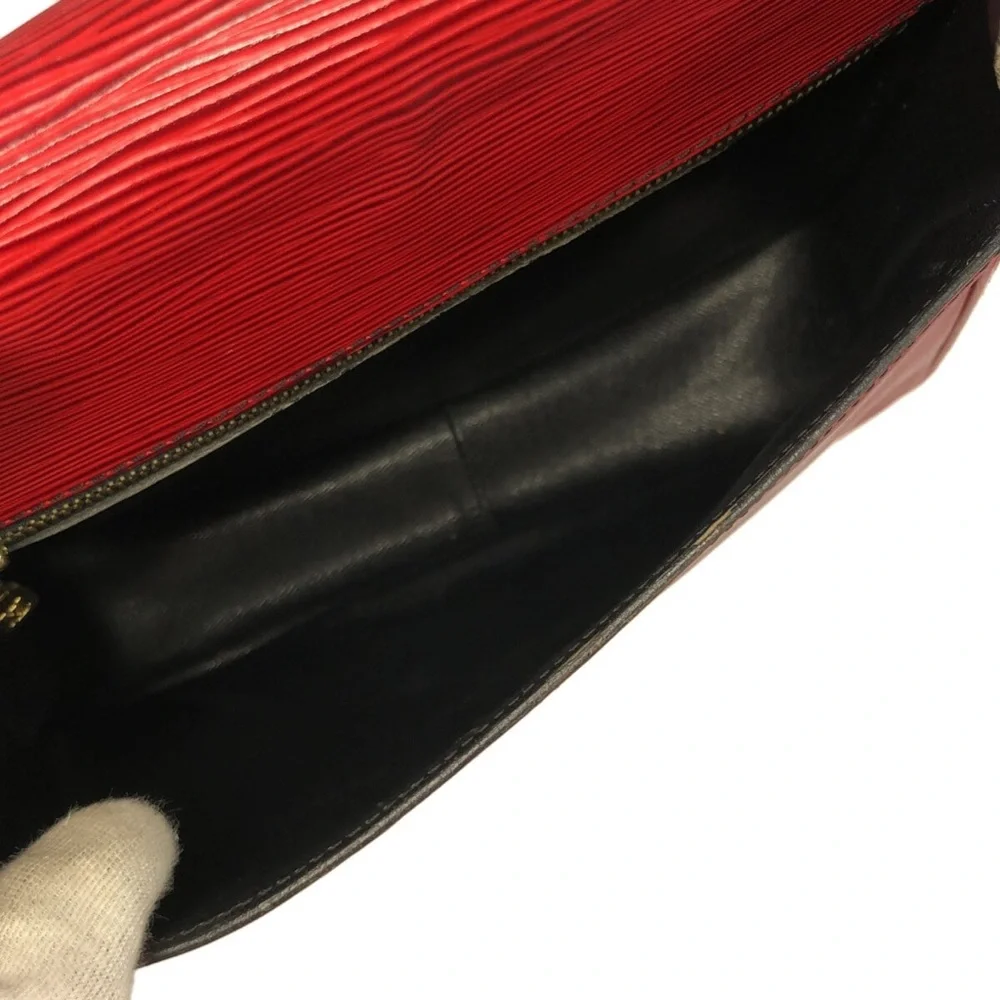 Authentic Louis Vuitton Red Epi Saint Cloud MM vintage crossbody bag